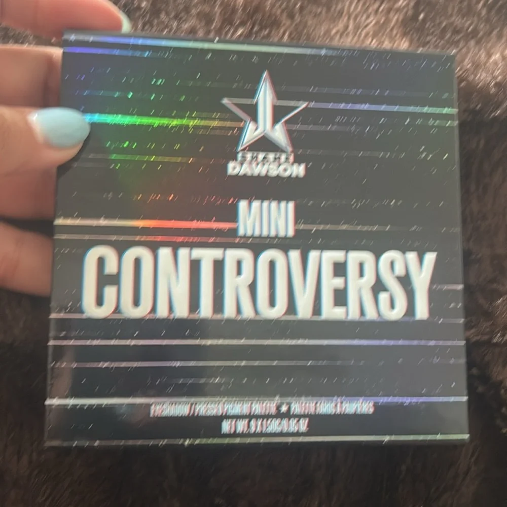 Jeffree Star Mini Controversy Eyeshadow Palette